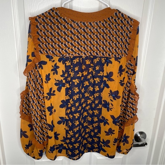 Cabi Golden Eye Harmony Flower Riot Print Blouse Art to Wear Oversized XS - Picture 4 of 14